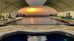Blue Horizon Infinity Pool in Askari Club